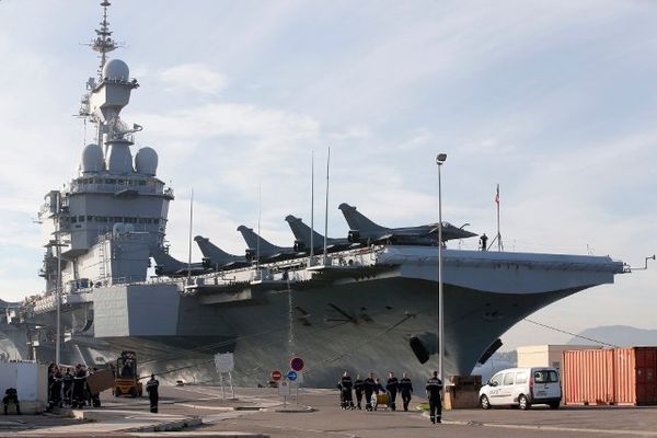 Kapal Induk Prancis Siap Gempur ISIS