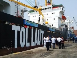 Hino Tak Ambil Pusing Soal Tol Laut