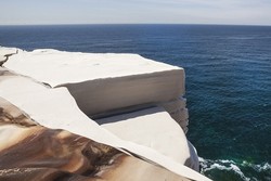 Tebing Batu di Australia Tampak Seperti Kue Pernikahan