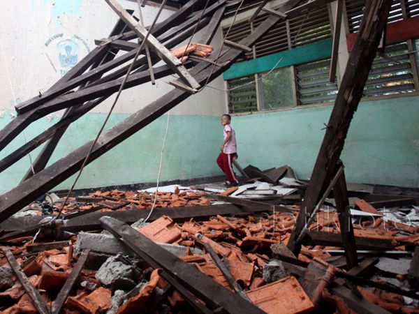 Rusak Parah, SDN 15 Klender Tak Kunjung Diperbaiki