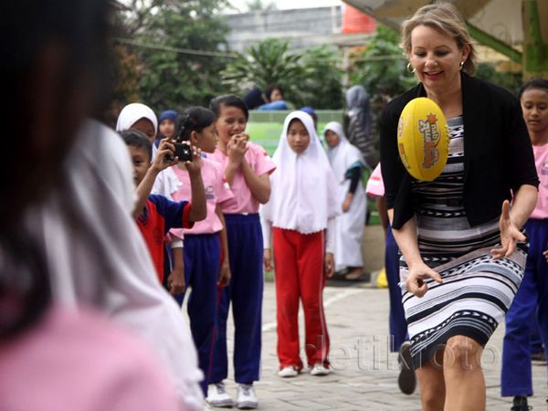 Menteri Kesehatan dan Olahraga Australia Kunjungi SDN Makassar 05