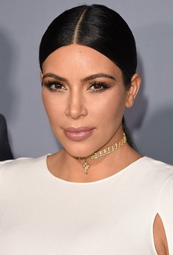 Bobbi Brown Kritik Makeup Konturing Wajah ala Kim Kardashian: Seperti Debu