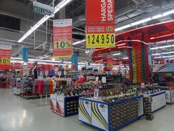 Alas Kaki Harga Promo di Bawah Rp 100.000 di Carrefour