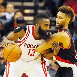 Harden 45 Poin, Rockets Menang Setelah Ganti Pelatih