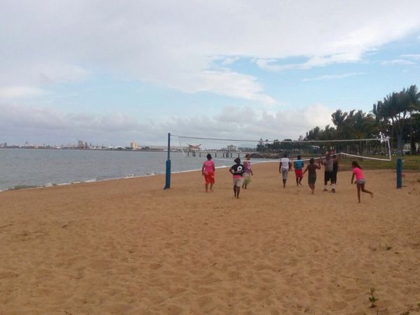 Kapan Pantai Indonesia Senyaman Pantai Australia?