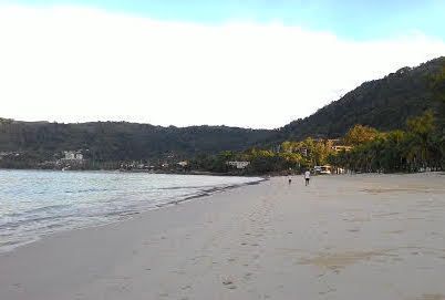 Begini Pantai di Phuket Saat Sepi