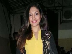 Lama Tak Muncul, Rahma Azhari Makin Seksi