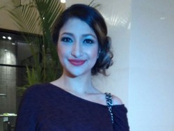 Makin Seksi, Siapa Sih Pacar Rahma Azhari Sekarang?