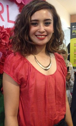 Hanya 5 Menit, Trik Merias Wajah Ala Ayushita