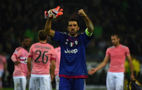 Buffon: Casillas, Kiper Terbaik di Eraku