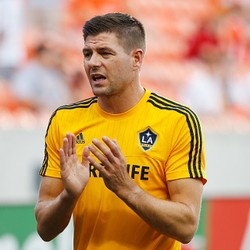 Butuh Istirahat, Gerrard Tak Mau Dipinjamkan ke Liverpool