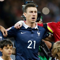 Wenger Khawatirkan Kondisi Koscielny Usai Teror di Paris