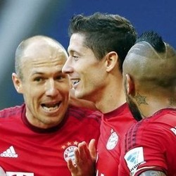 Guardiola Komentari Perselisihan Lewandowski-Robben