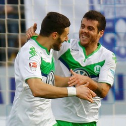 Wolsfburg Pesta Gol di Kandang