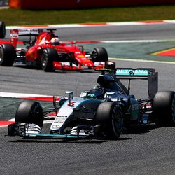 Hamilton Prediksikan Persaingan Lebih Ketat dengan Ferrari Musim Depan