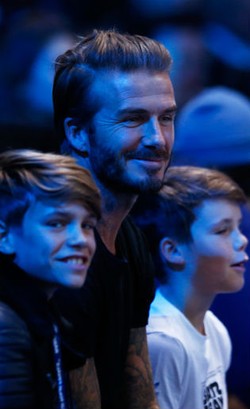 Jadi Pria Paling Seksi, David Beckham Ditertawakan Anak-anaknya