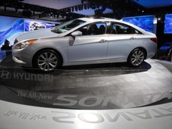 Pedal dan Lampu Rem Bermasalah, 305 Ribu Hyundai Sonata Ditarik