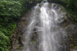 Yang Segar Saat Akhir Pekan, Curug Cigamea di Bogor