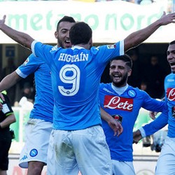 Sarri Tak Pikirkan Laju Apik Napoli