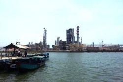 Wisata Beda di Cilacap, Melihat Kilang Minyak