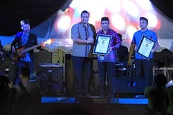 Parade Perahu Hias di Festival Bajo Pasakayyang Catat Rekor MURI