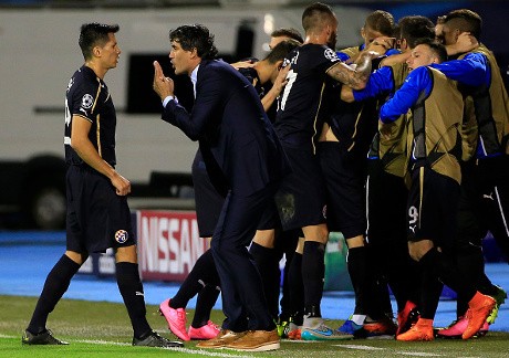 Dinamo Andalkan Serangan Balik di Emirates