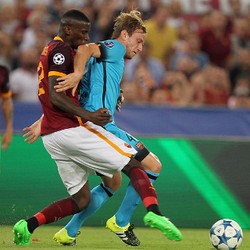 Enrique Yakin Roma Takkan Tampil Defensif di Camp Nou