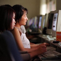 Menghilang 10 Tahun, Seorang Gadis Tinggal di Warnet
