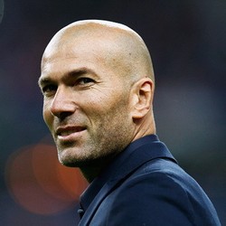 Ancelotti Nilai Zidane Sudah Siap Latih Madrid