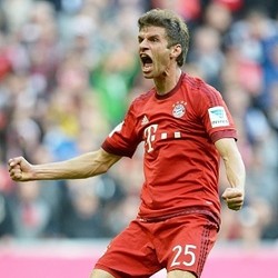 Mueller Kalahkan Messi dan Ronaldo