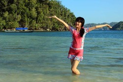 Cindy Eks-JKT 48 Jatuh Cinta Pada Sombori