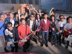 Serunya Kolaborasi Iwan Fals dan 4 Band di Video Klip Abadi