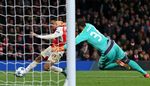 Arsenal Tundukkan Dinamo 3-0