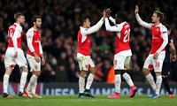 Para pemain Arsenal merayakan gol. Matthew Childs/Reuters/detikFoto.