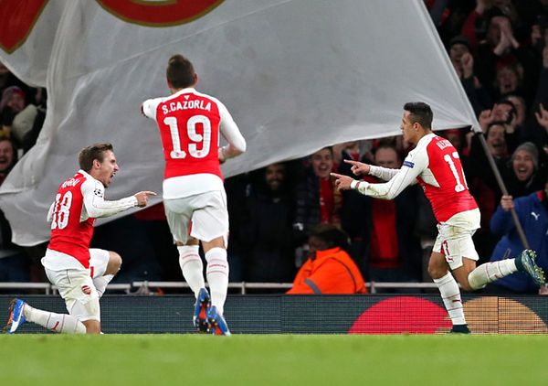 Arsenal Tundukkan Dinamo 3-0