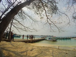 Jakarta Bikin Penat, Coba Rileks Dulu di Pulau Bulat