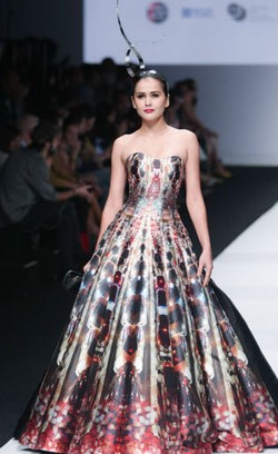 Busana, Produk yang Paling Banyak Dibeli Orang Indonesia di Internet