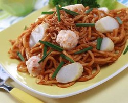 Makan Malam Komplet dengan Mee Goreng Mamak Beraroma Belacan