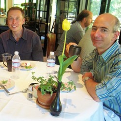 Persaingan Miliuner Teknologi ke Luar Angkasa