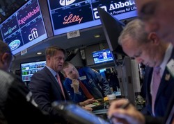 Wall Street Bergerak Datar Jelang Thanksgiving