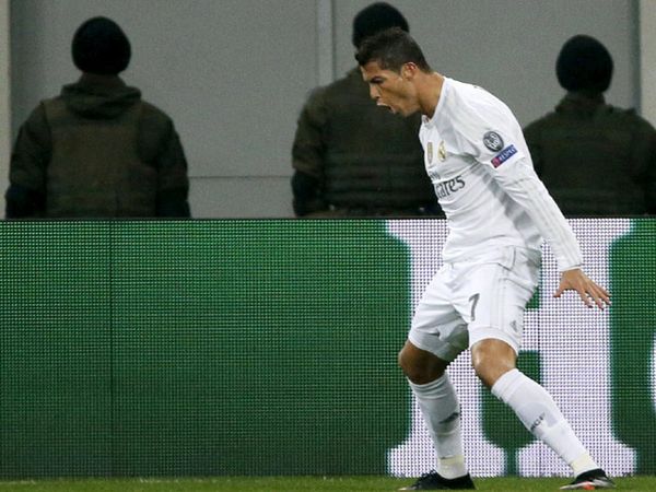 Tundukkan Shakhtar, Madrid Juara Grup