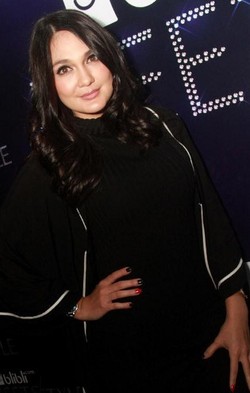 Trik Luna Maya Agar Bertahan di Bisnis Fashion