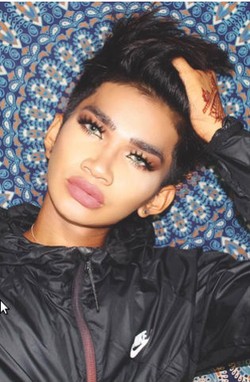 Jago Contouring ala Kim Kardashian, Remaja Laki-laki Ini Jadi Terkenal