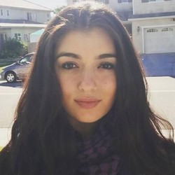 Muslimah Cantik Tulis Surat Terbuka untuk Donald Trump di Facebook