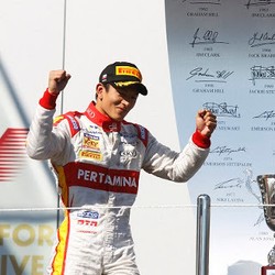 Muda dan Menginspirasi, Rio Haryanto Digandeng Arloji Keluaran Swiss