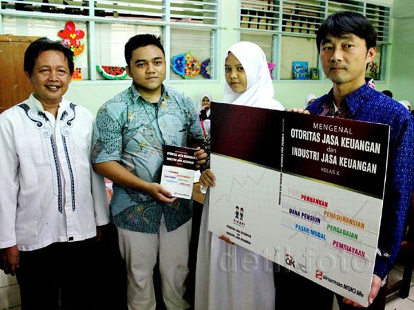 Buku Literasi Keuangan untuk Siswa SMK