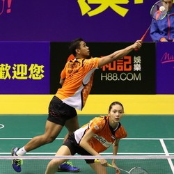 Edi/Gloria Terhenti di Perempatfinal