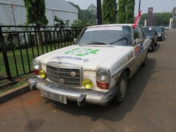 Mercy Jadul Ini Jalan dari Medan Menuju Jakarta