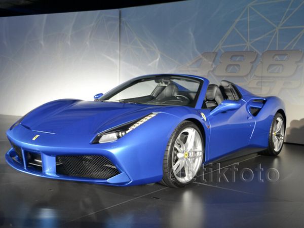 Ferrari 488 Spider Mulai Dipasarkan di Asia Tenggara