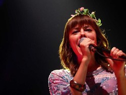 Pesona Si Ibu Hamil Lenka di Pentas JGTC 2015